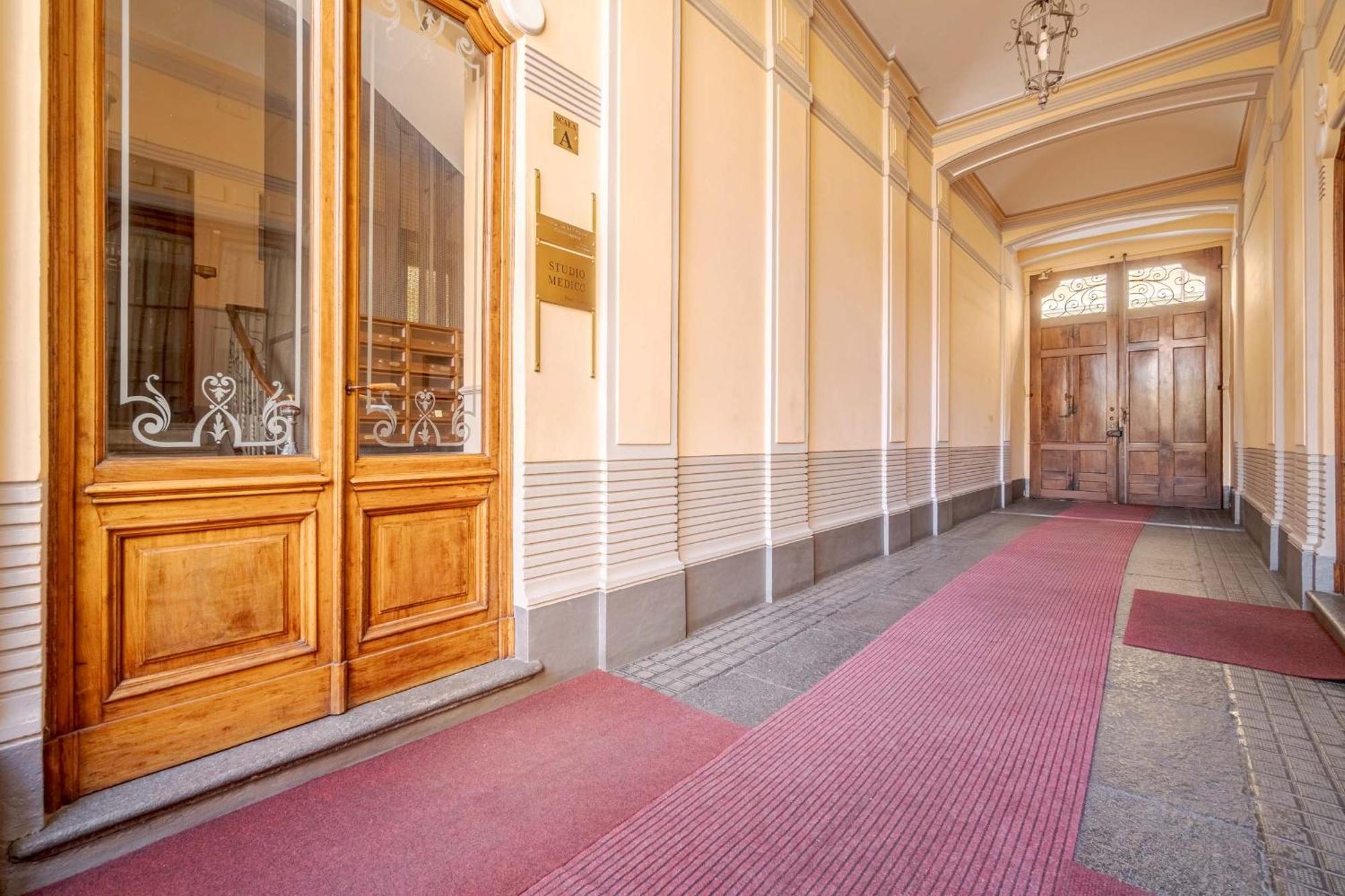 Casa Valeggio Attic Apt Few Steps From Porta Nuova Lägenhet Turin Exteriör bild